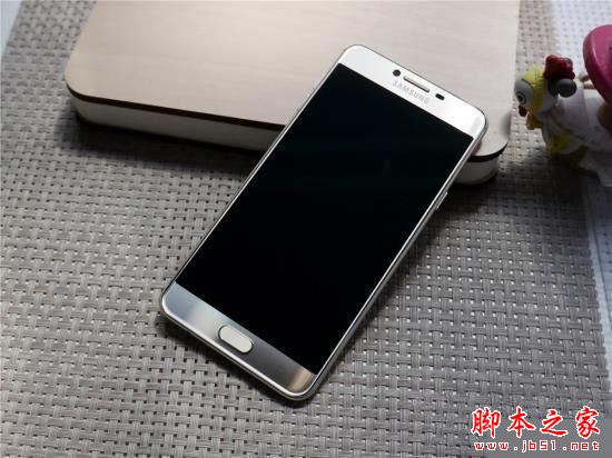 三星Galaxy C7怎么样？三星C7手机性能系统拍照全面评测图解